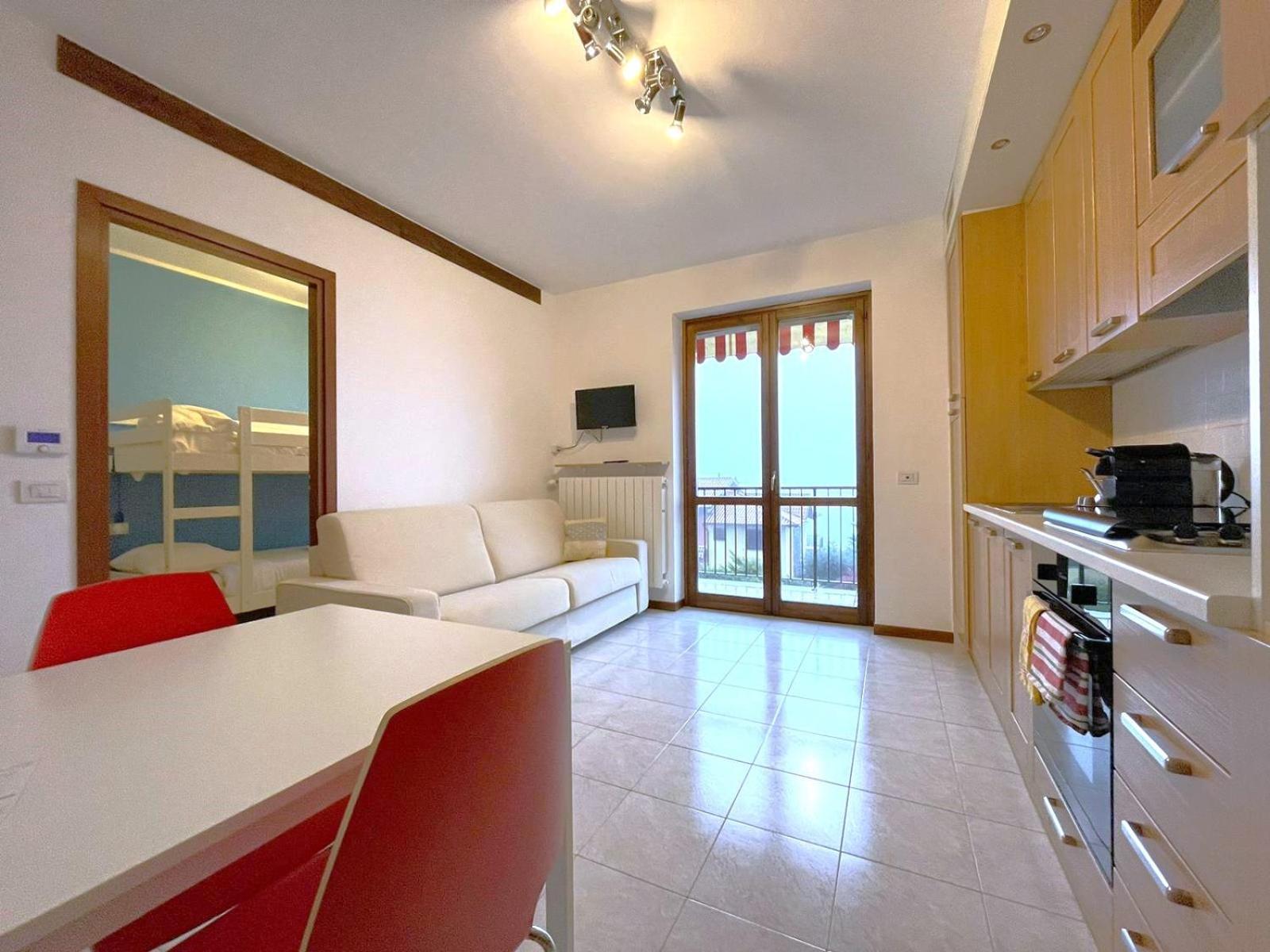 Happy Guest Apartments - Lake View And Pool Riva di Solto Zewnętrze zdjęcie