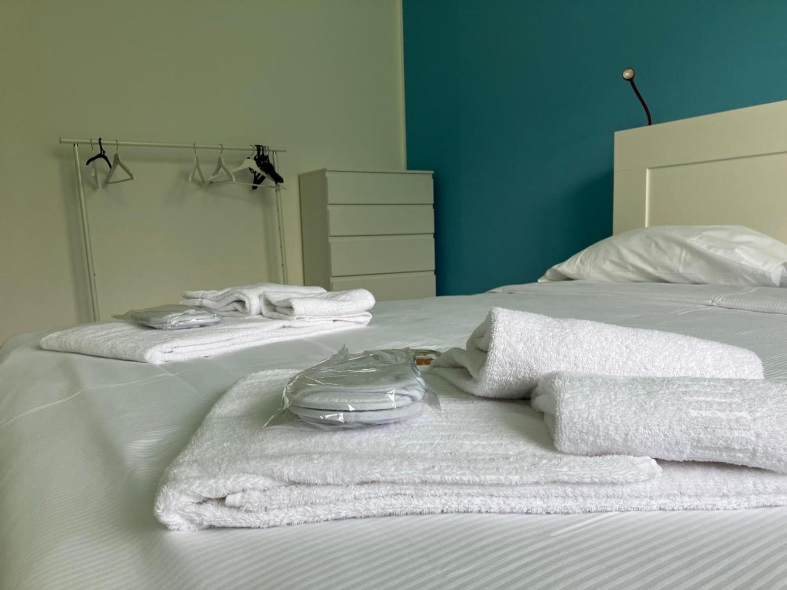 Happy Guest Apartments - Lake View And Pool Riva di Solto Zewnętrze zdjęcie